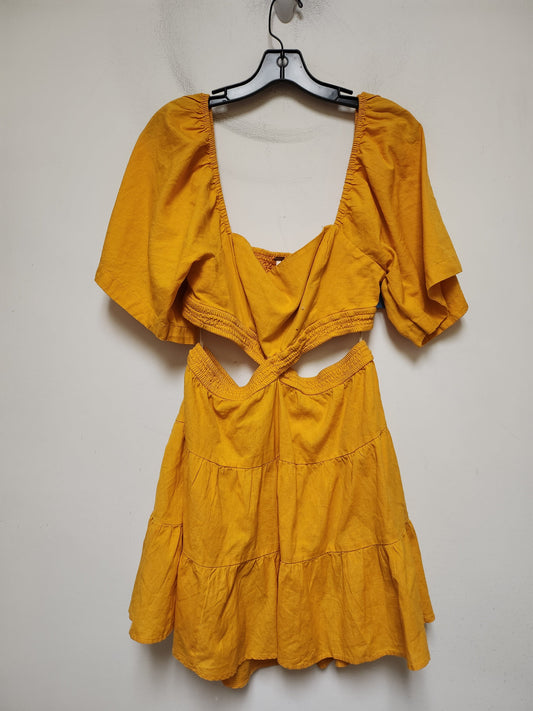 Dress Casual Short By Free People In Yellow, Size: L