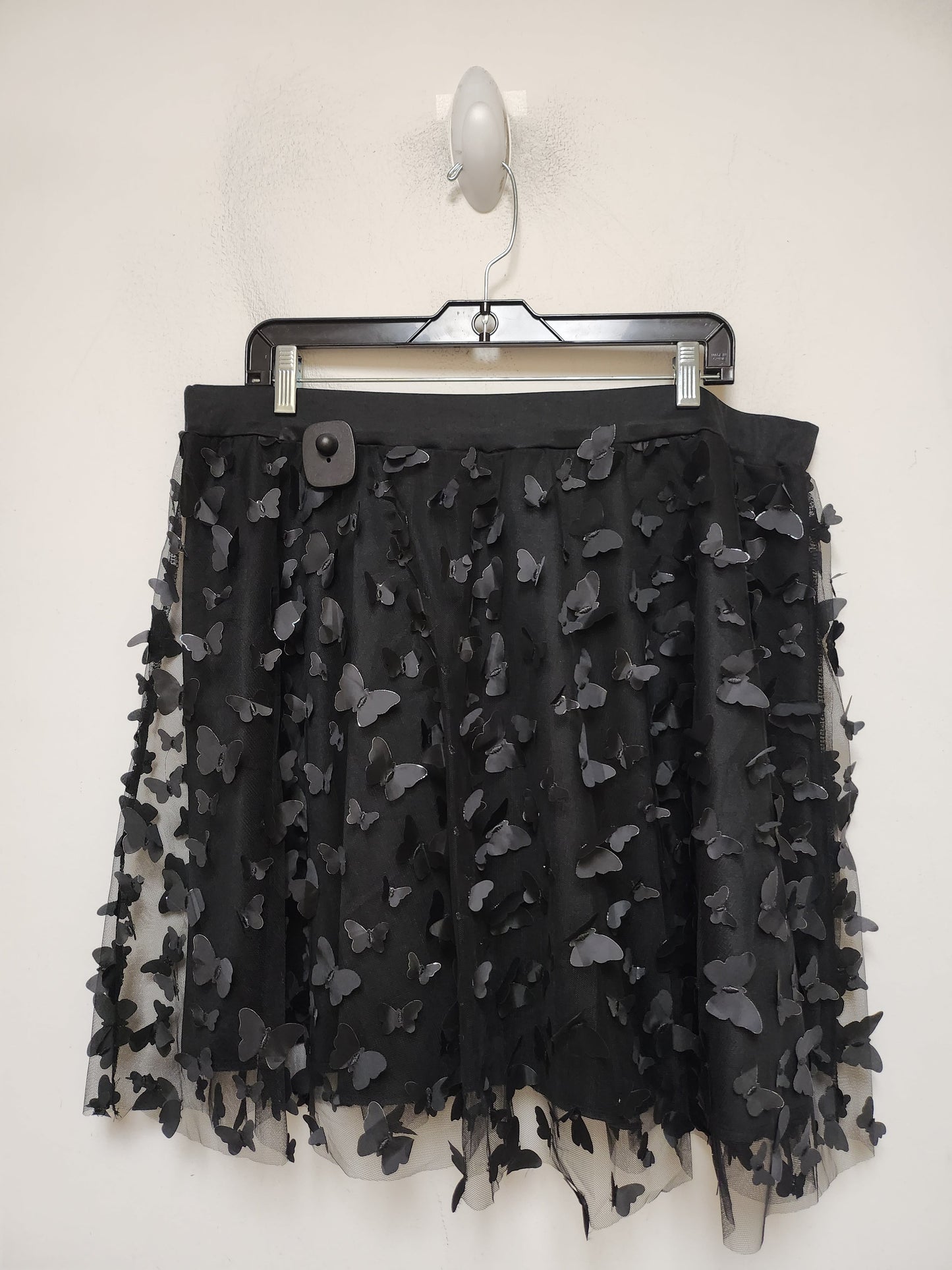 Skirt Mini & Short By Shein In Black, Size: 26