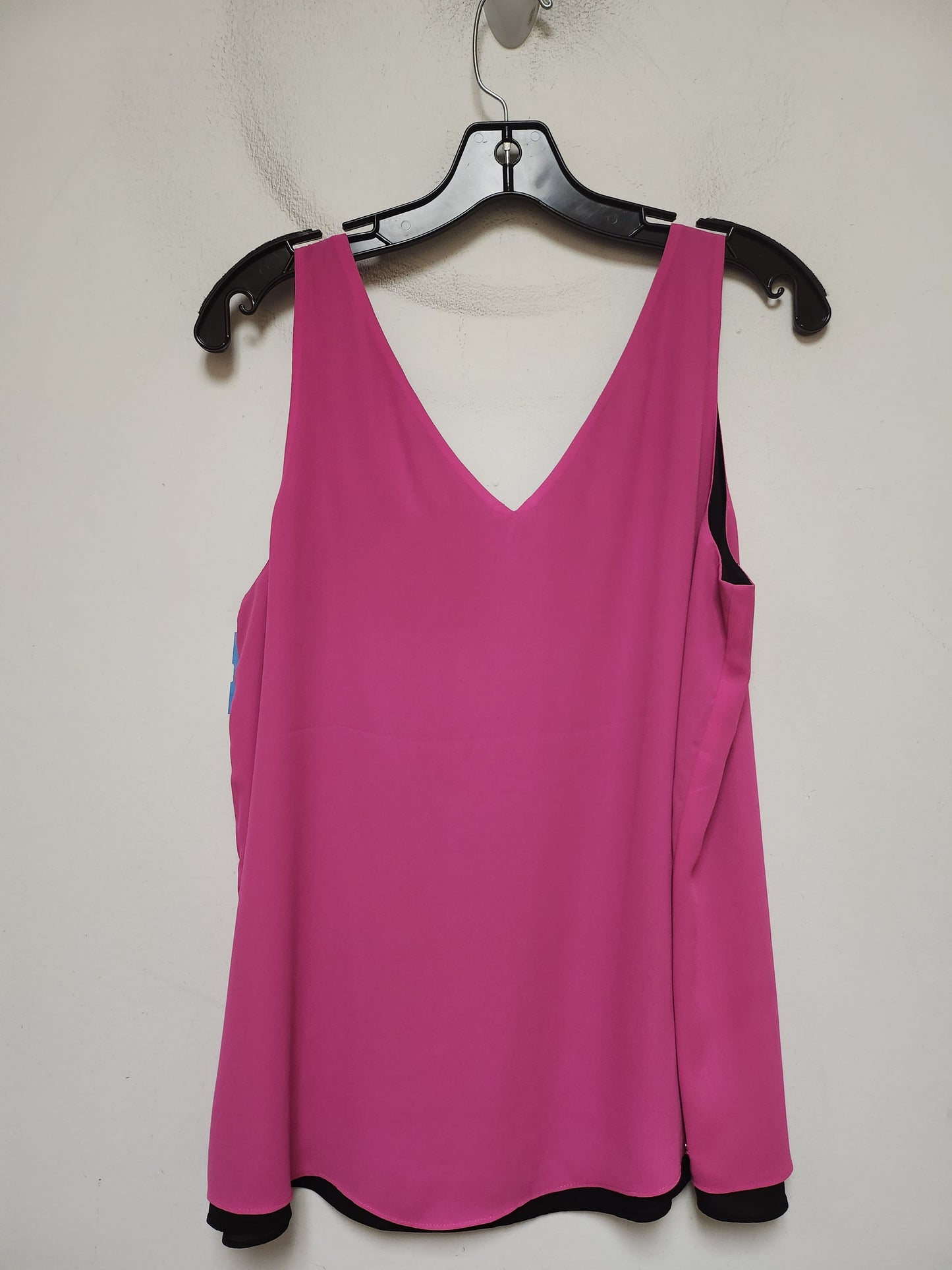 Top Sleeveless Designer By Lilly Pulitzer In Black & Pink, Size: M