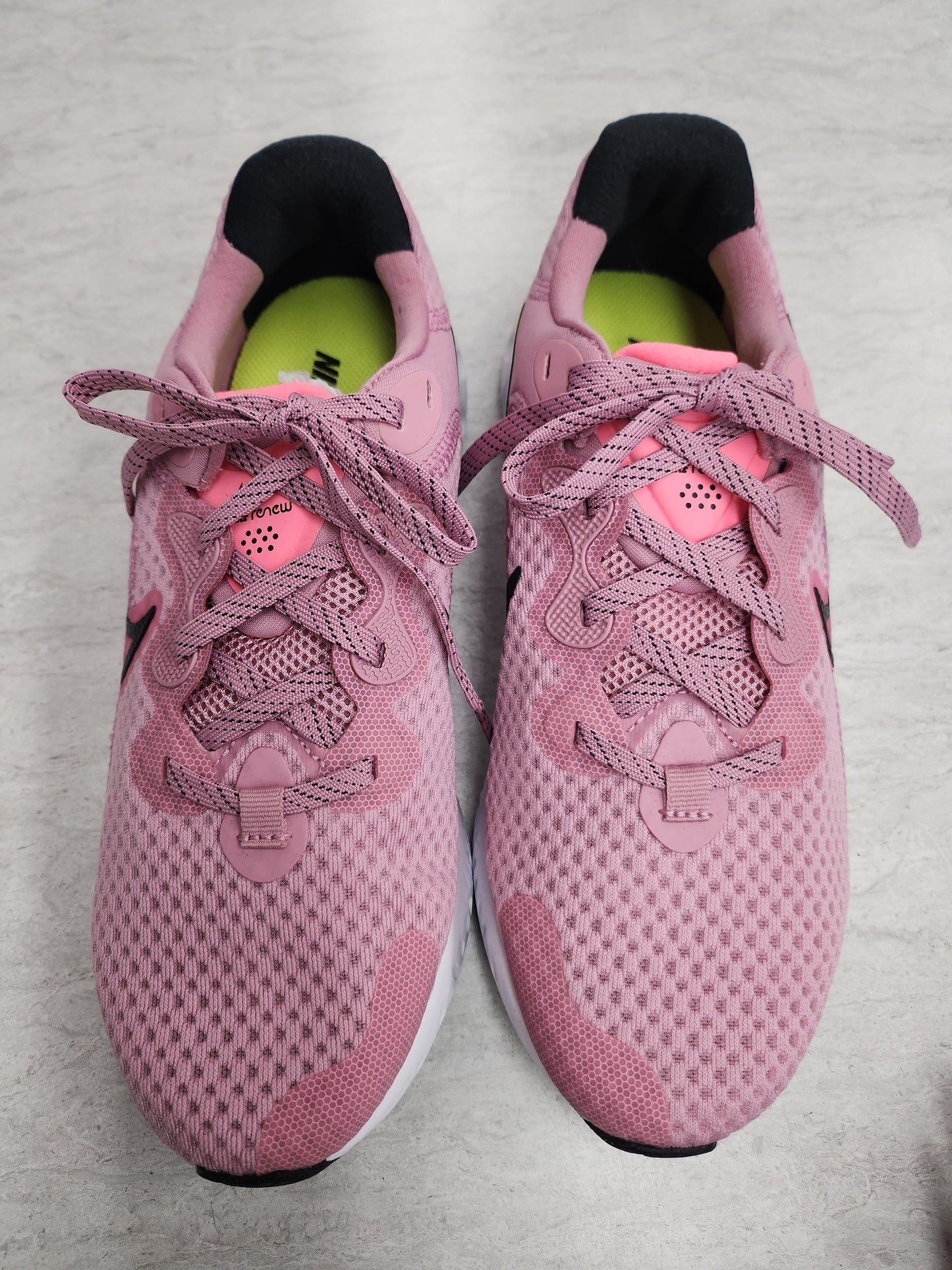 Shoes Athletic By Nike In Pink, Size: 9.5