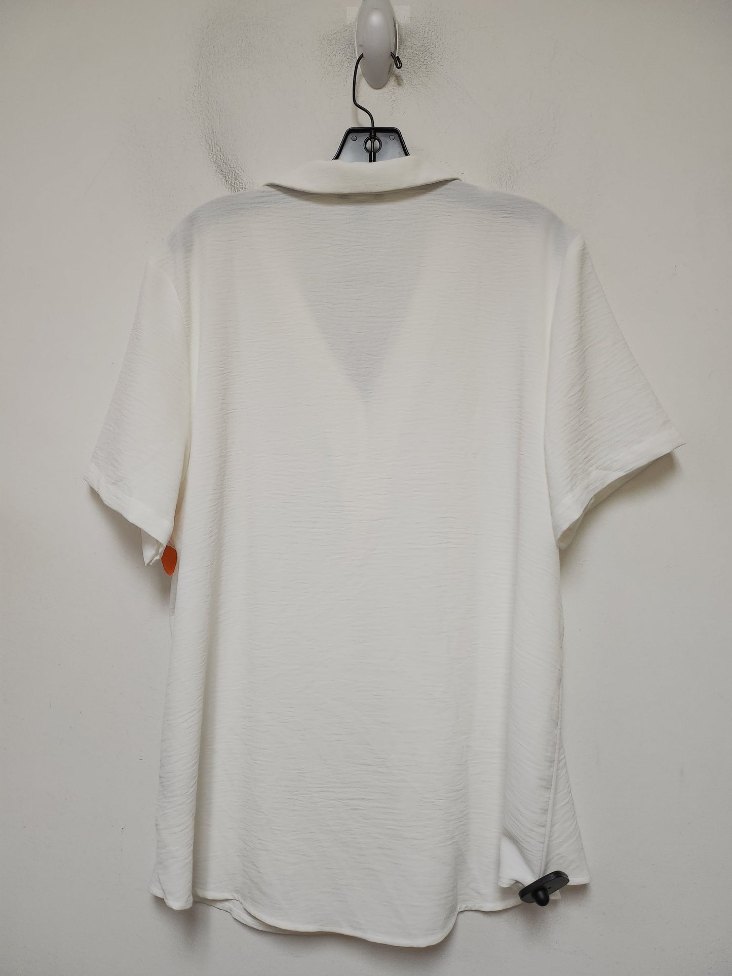 Top Short Sleeve By Hilary Radley In White, Size: Xl