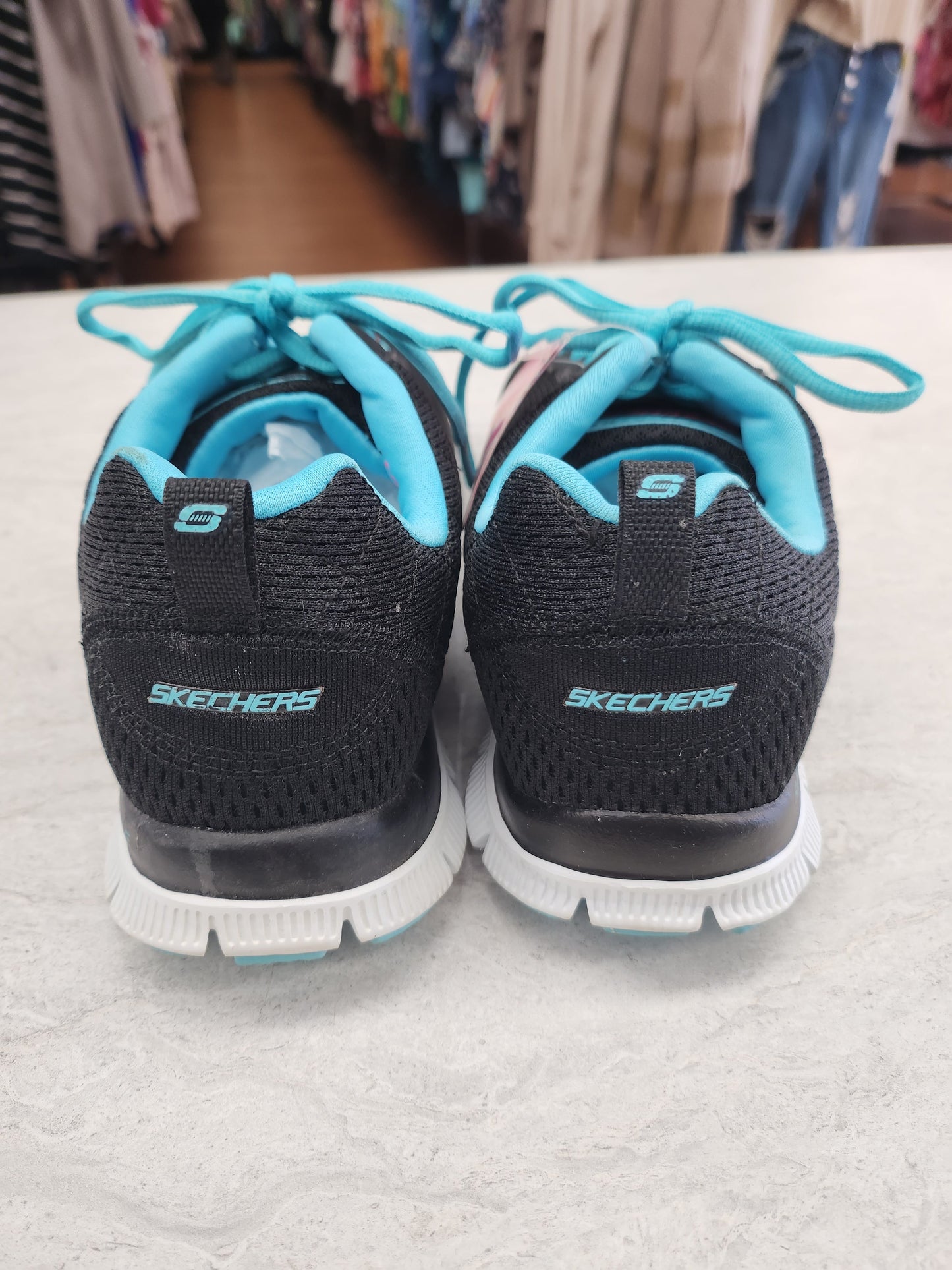 Shoes Athletic By Skechers In Black & Blue, Size: 9.5