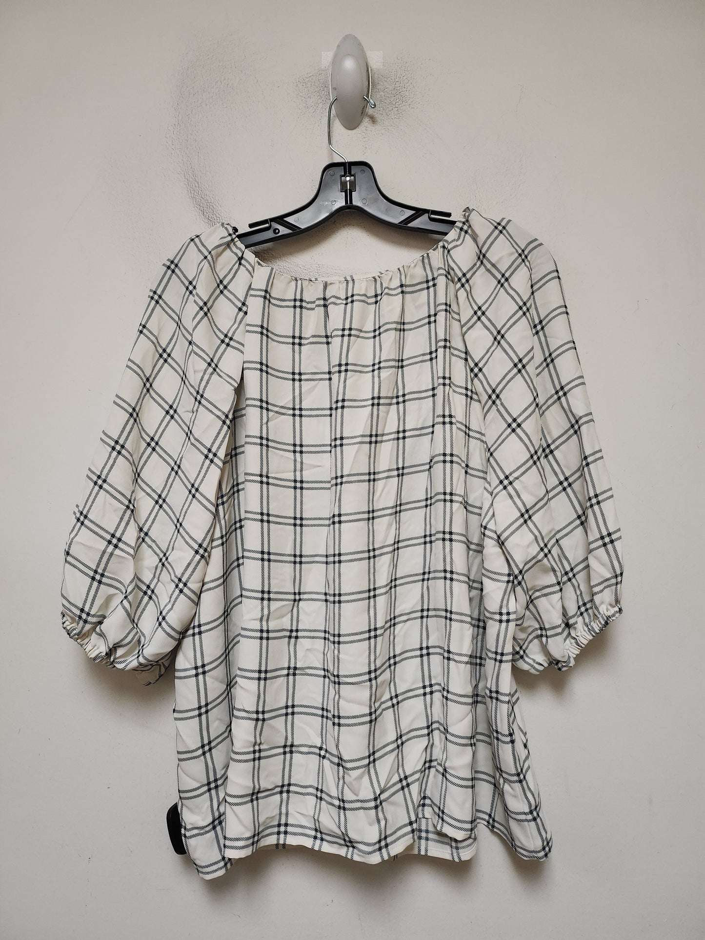 Top Short Sleeve By Ann Taylor In Plaid Pattern, Size: Xl