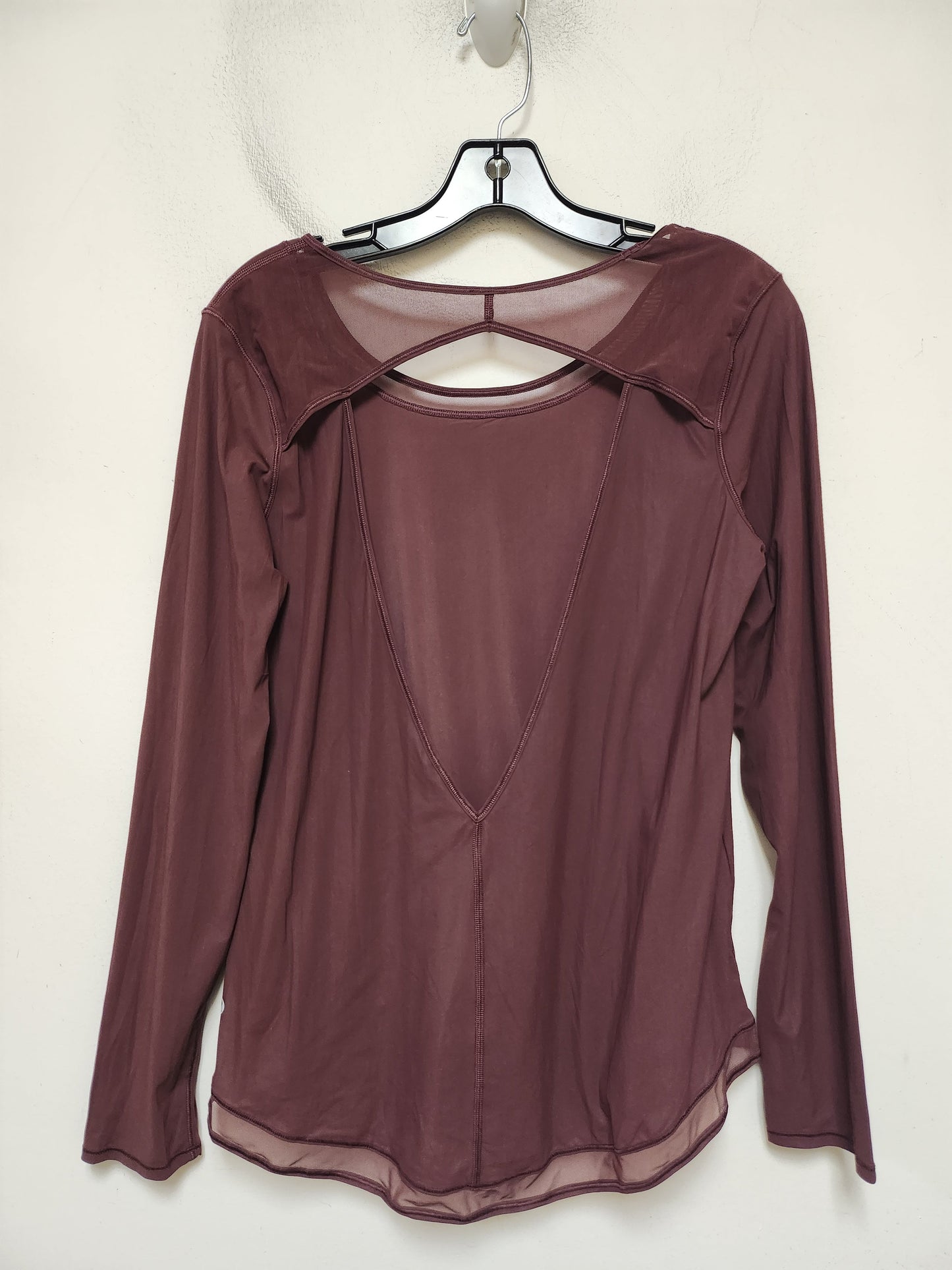 Athletic Top Long Sleeve Crewneck By Lululemon In Maroon, Size: M