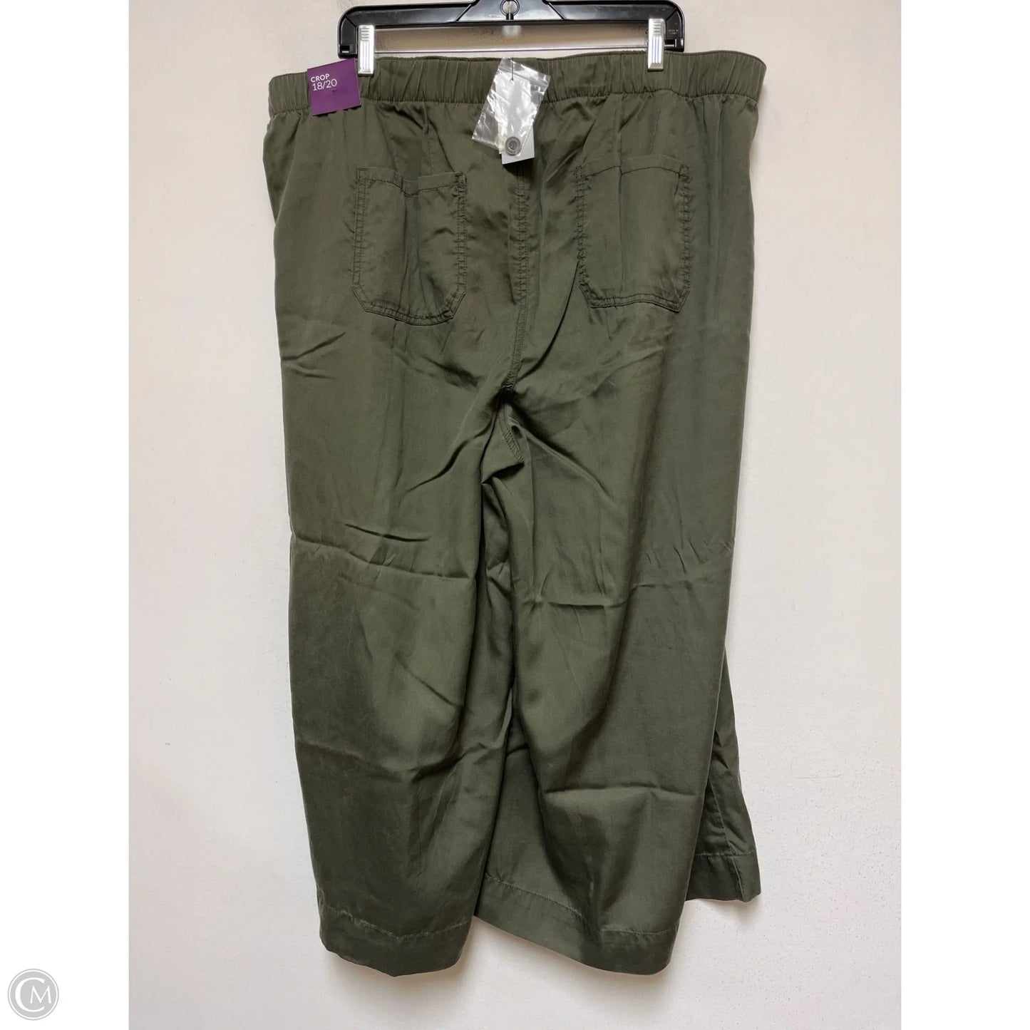 Pants Cropped By Lane Bryant In Green, Size: 18