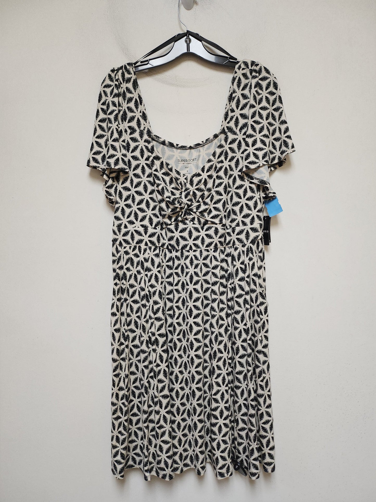 Dress Casual Short By Torrid In Black & Cream, Size: 2x