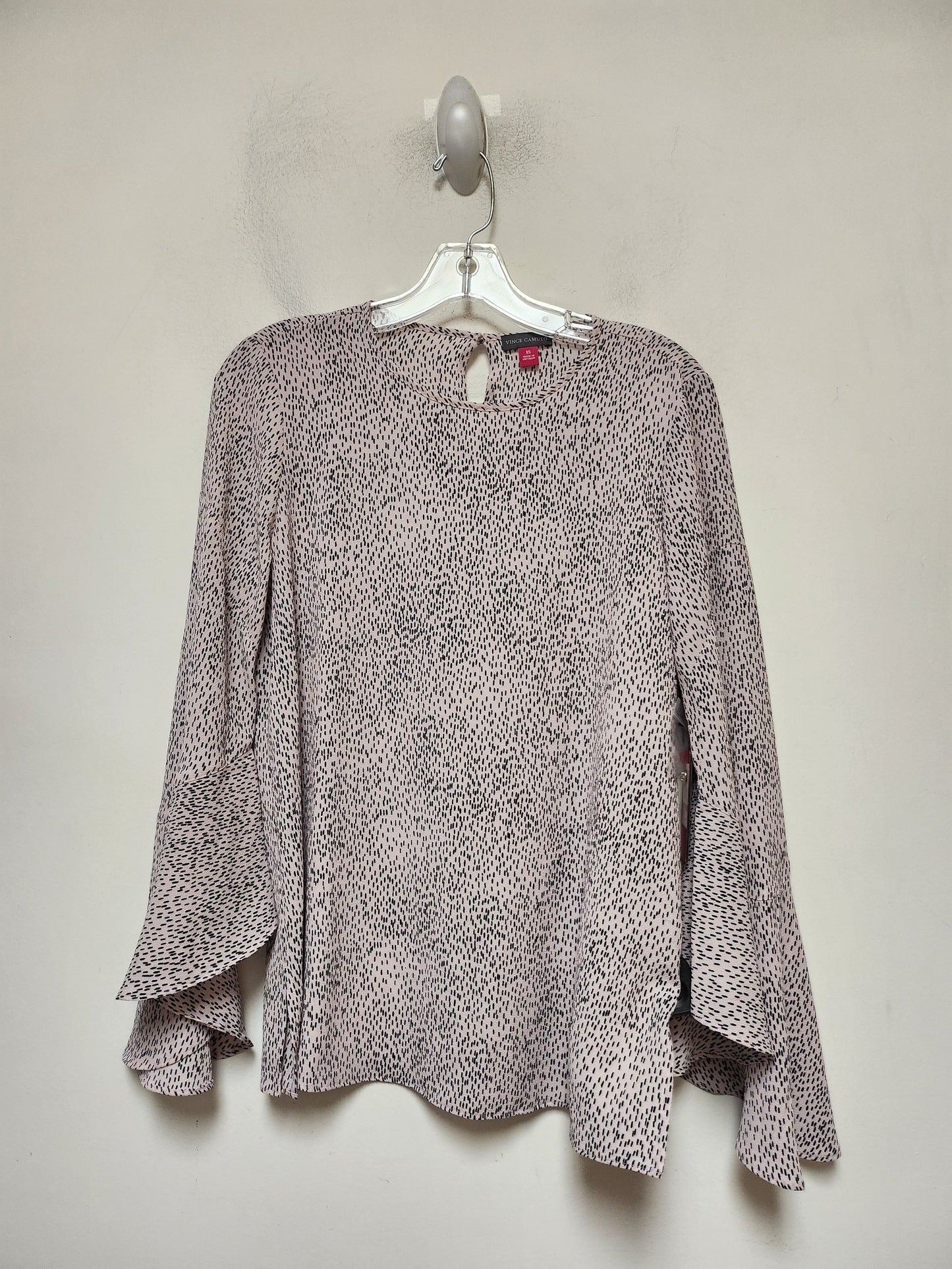 Top Long Sleeve By Vince Camuto In Polkadot Pattern, Size: Xs