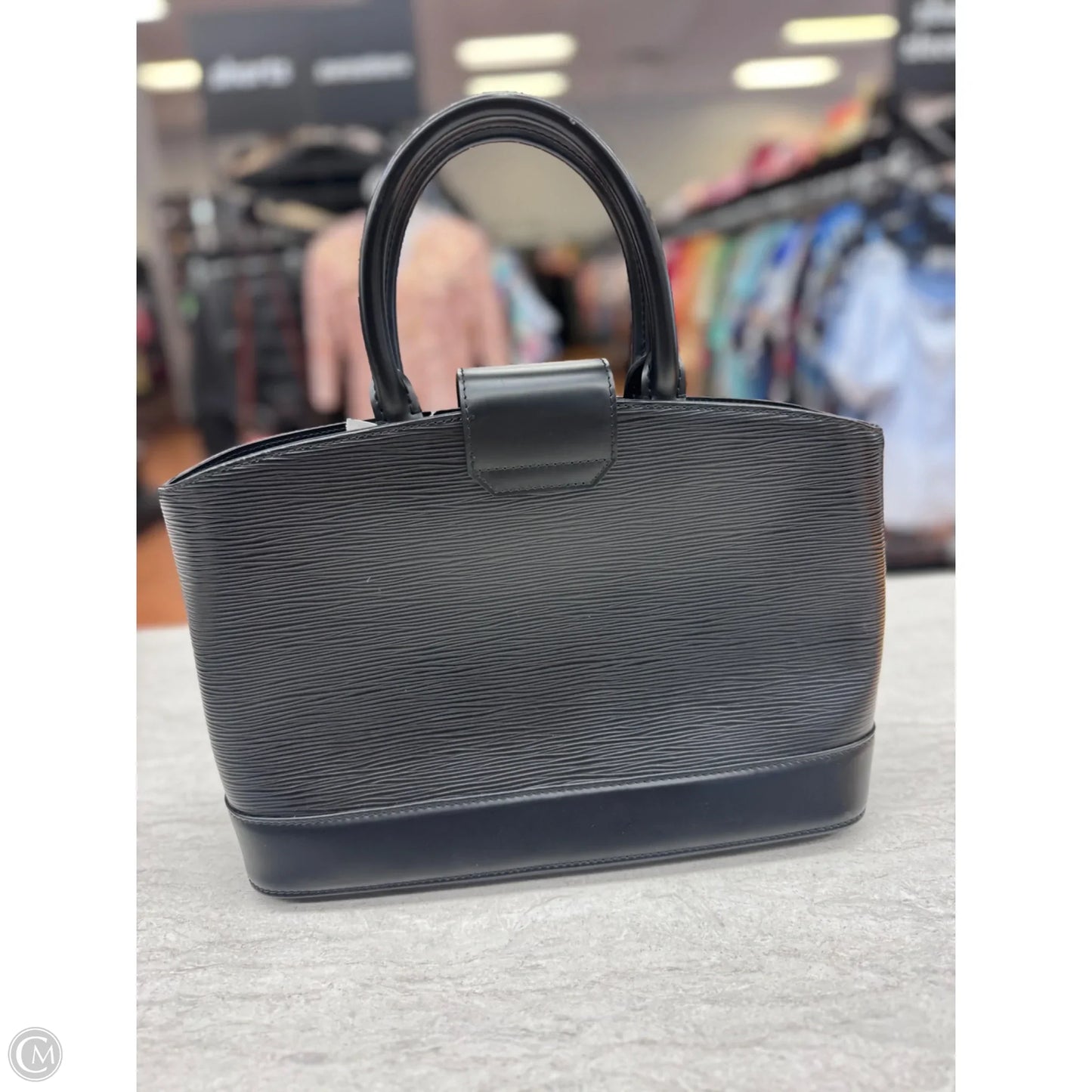 Handbag Luxury Designer By Louis Vuitton, Size: Medium