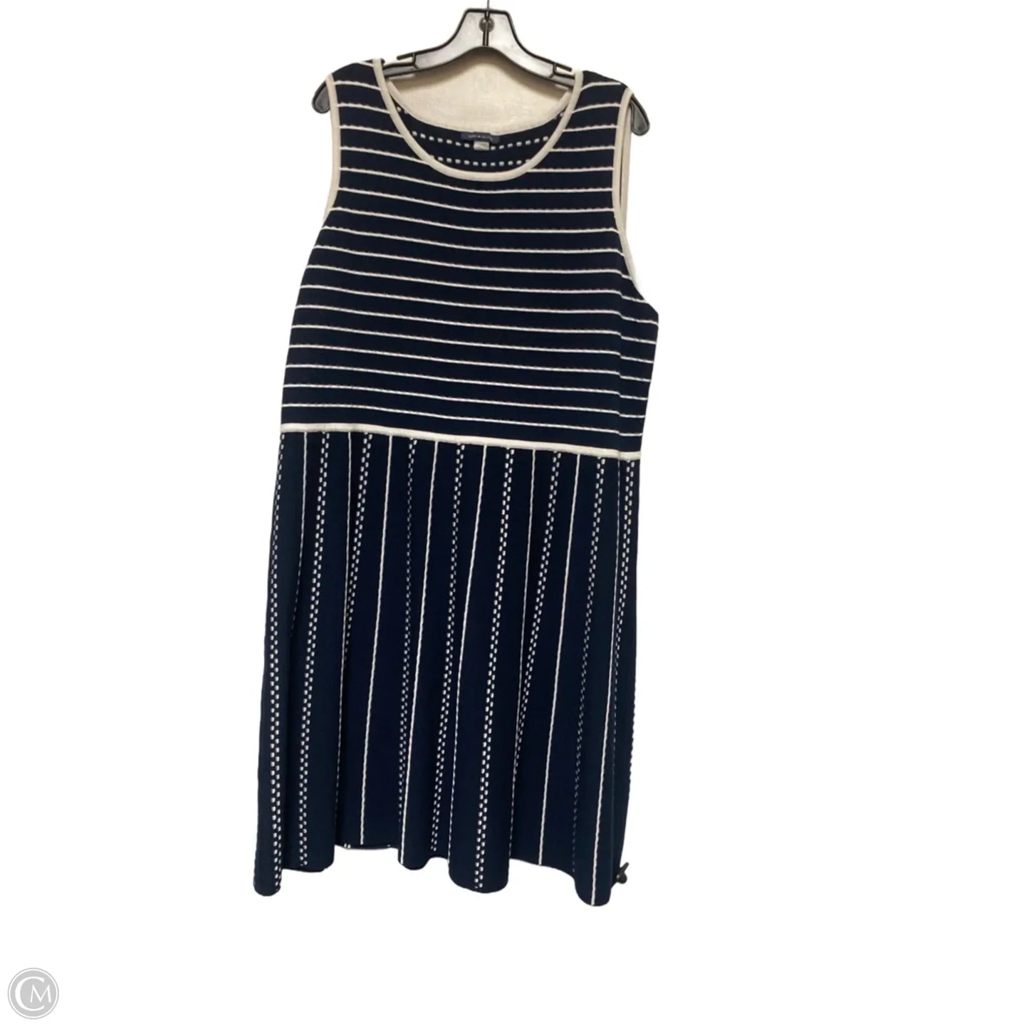 Dress Casual Short By Tommy Hilfiger In Blue & White, Size: 1x