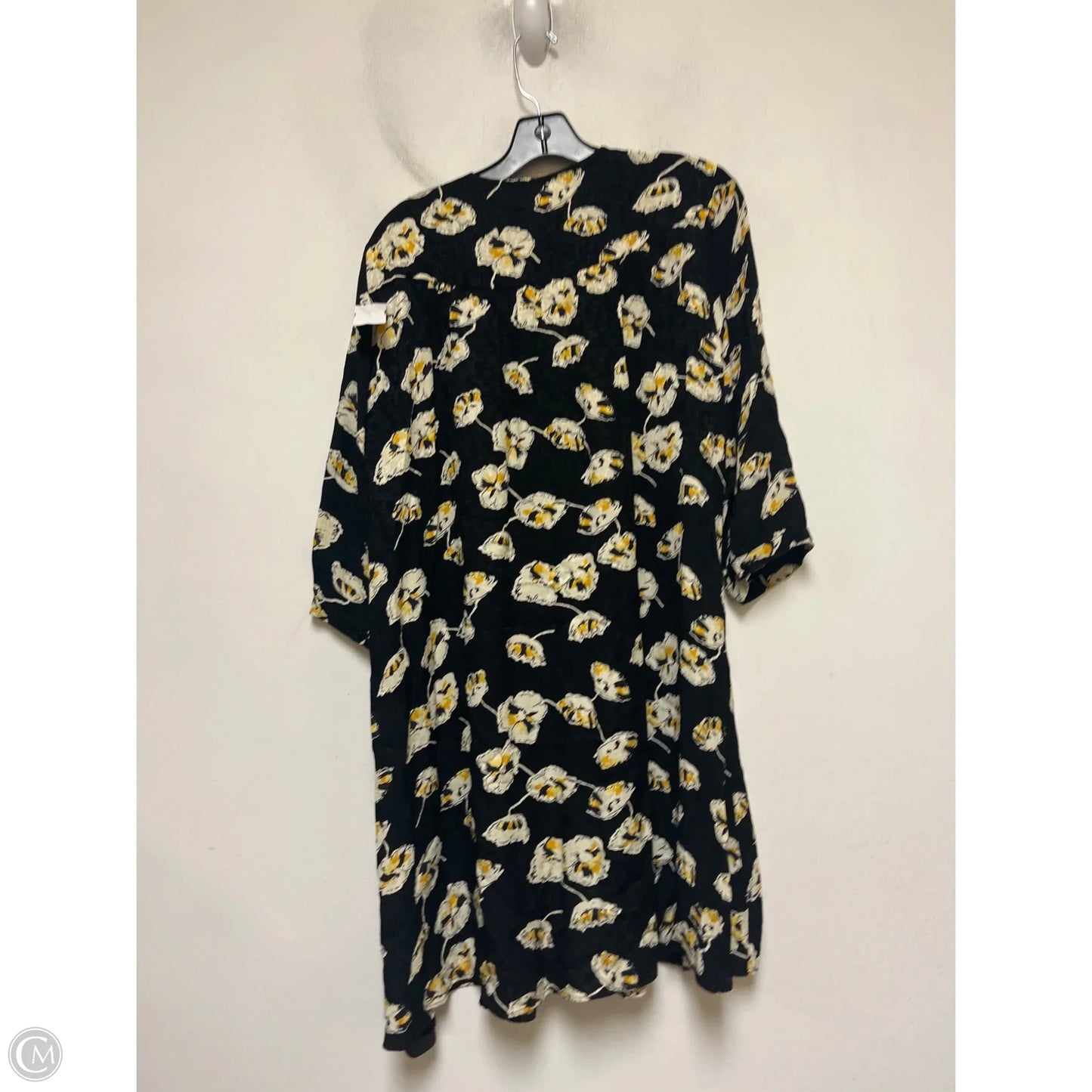 Dress Casual Short By Clothes Mentor In Black & Yellow, Size: L