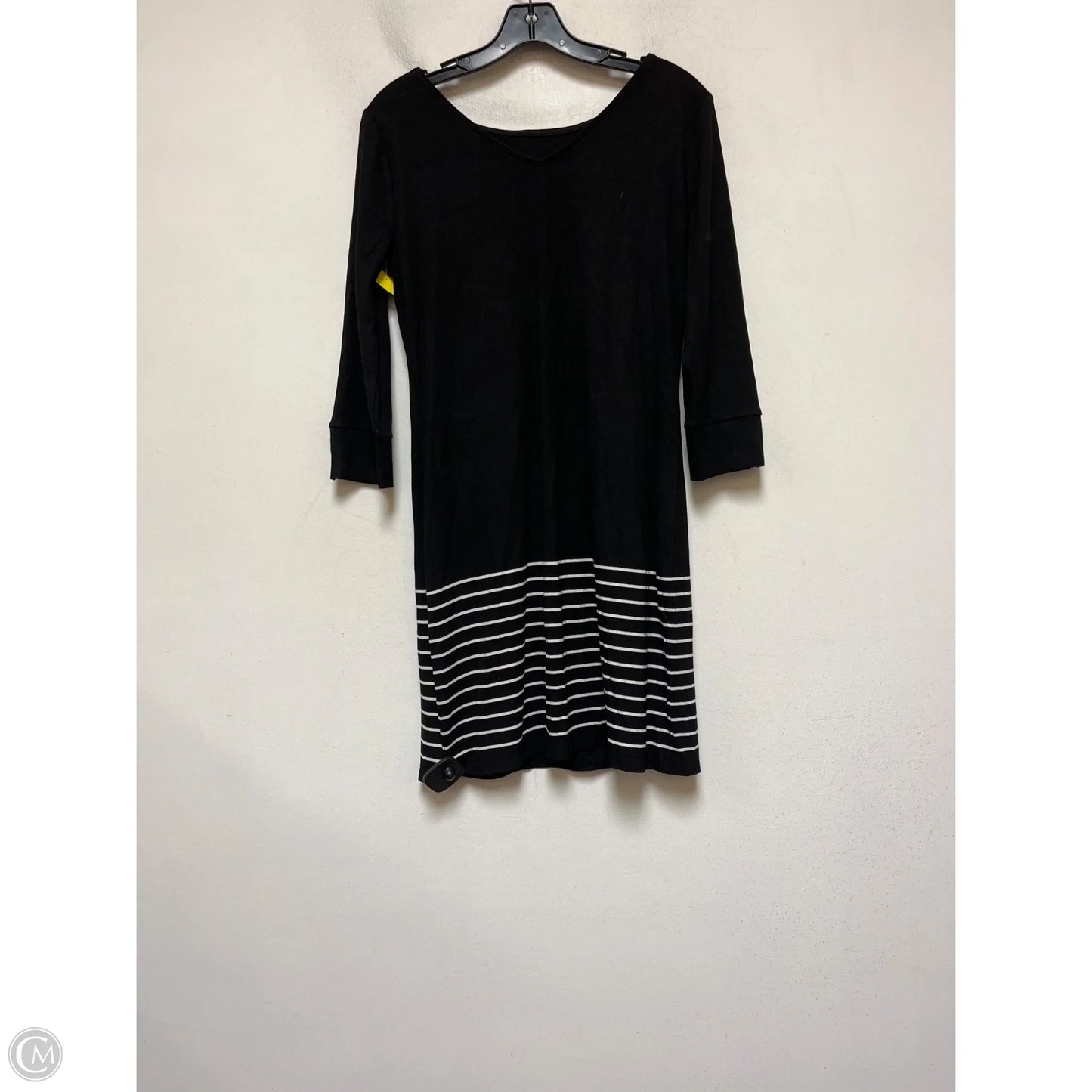 Dress Casual Short By White House Black Market In Black & White, Size: Xs