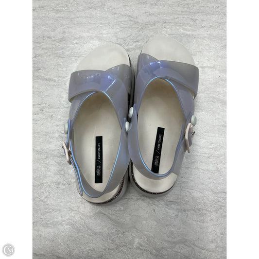 Sandals Flats By Clothes Mentor In White, Size: 6