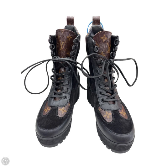 Boots Luxury Designer By Louis Vuitton In Black & Brown, Size: 6.5