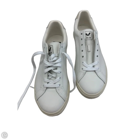 Shoes Sneakers By Veja In White, Size: 7