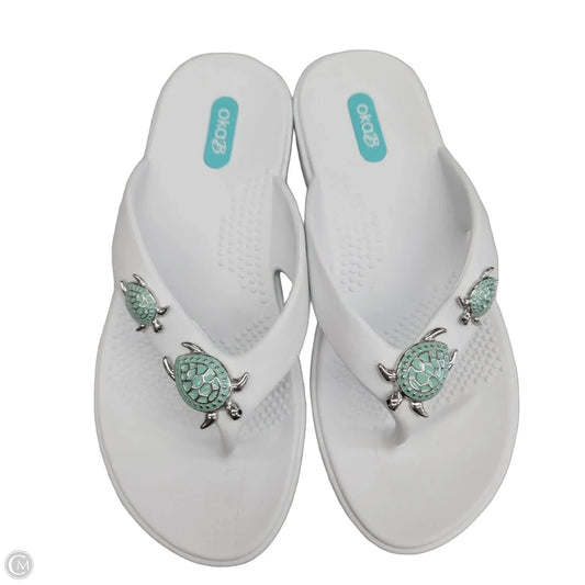 Sandals Flats By Clothes Mentor In Green & White, Size: 6