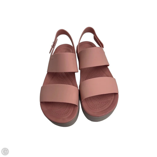 Sandals Heels Platform By Crocs In Pink, Size: 8