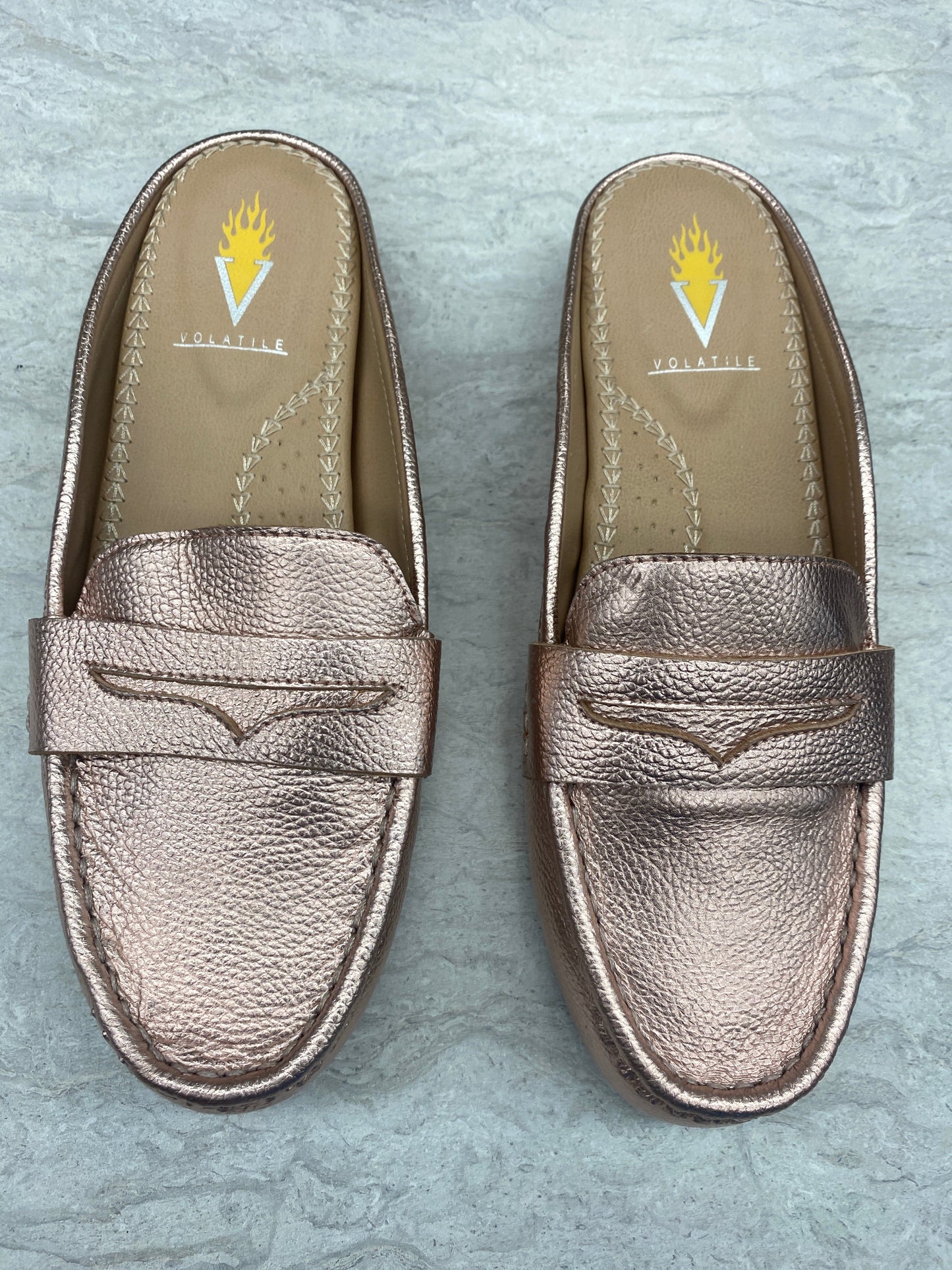 Shoes Flats By Volatile In Rose Gold, Size: 6