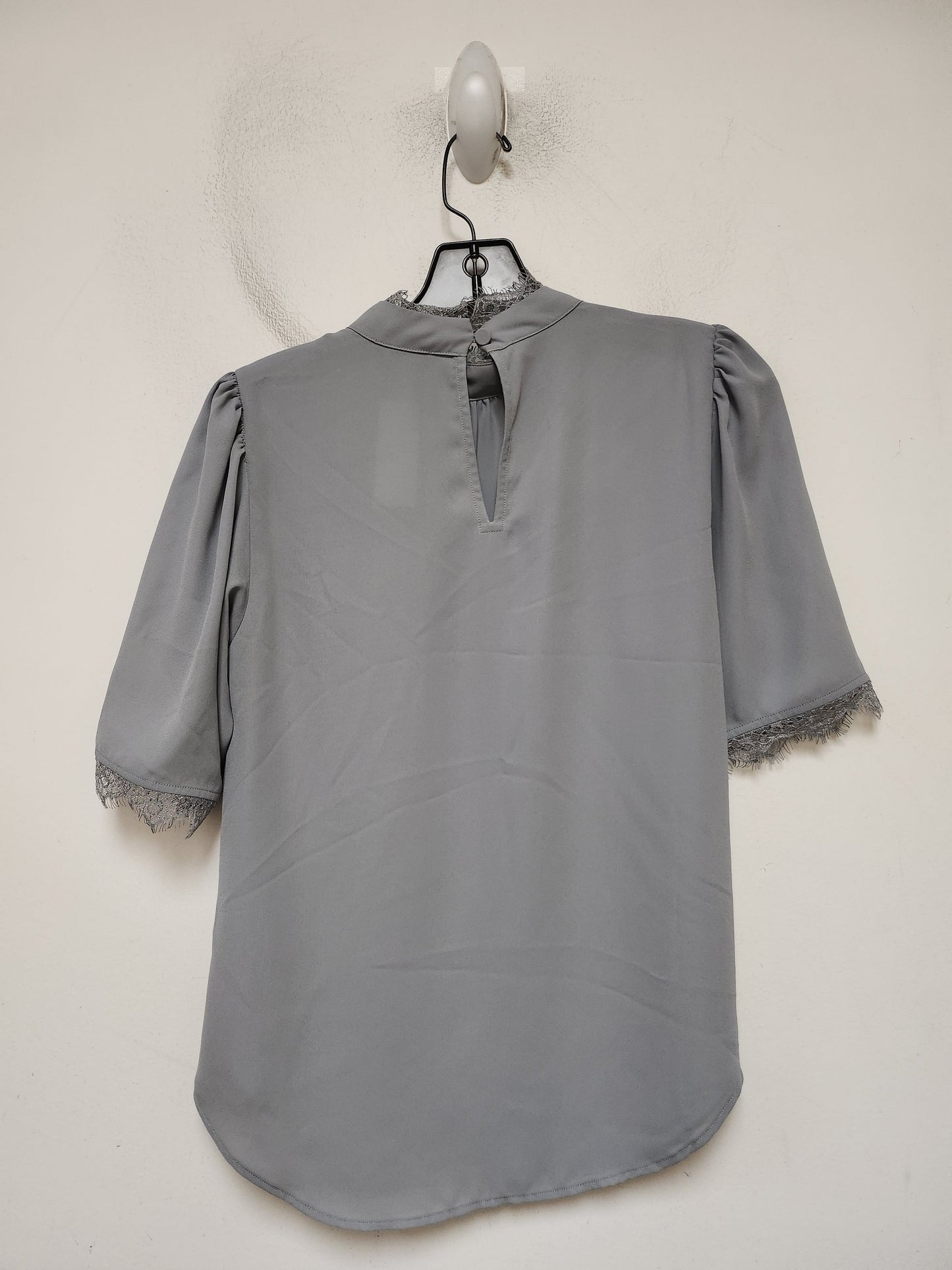 Top Short Sleeve By Ann Taylor In Grey, Size: Xs