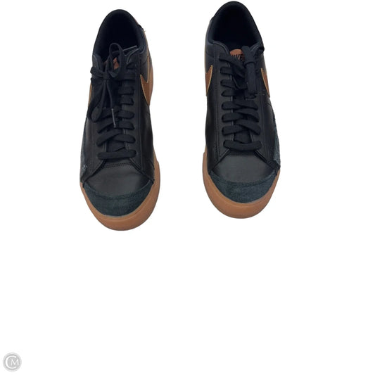 Shoes Sneakers By Nike In Black & Brown, Size: 9.5