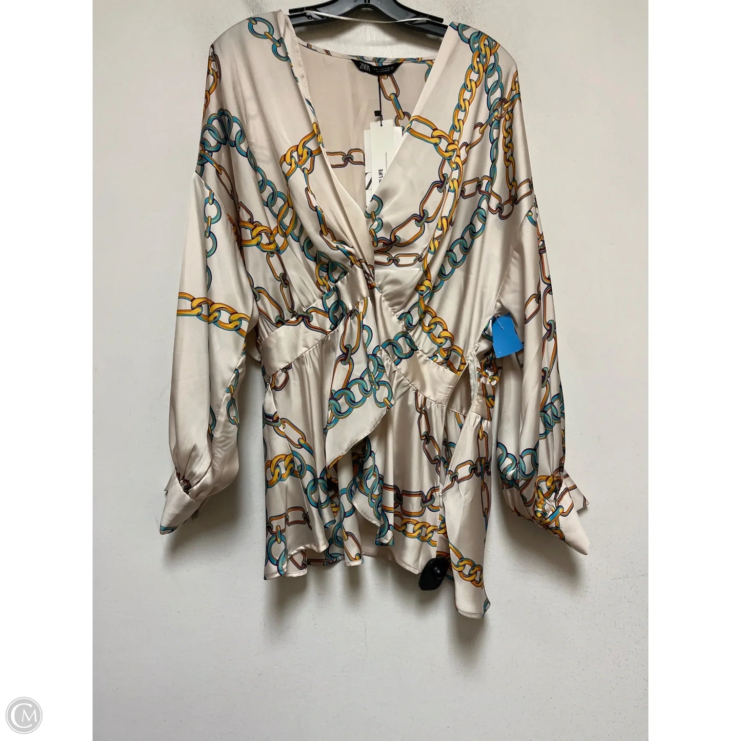 Top Long Sleeve By Zara In Cream, Size: Xl