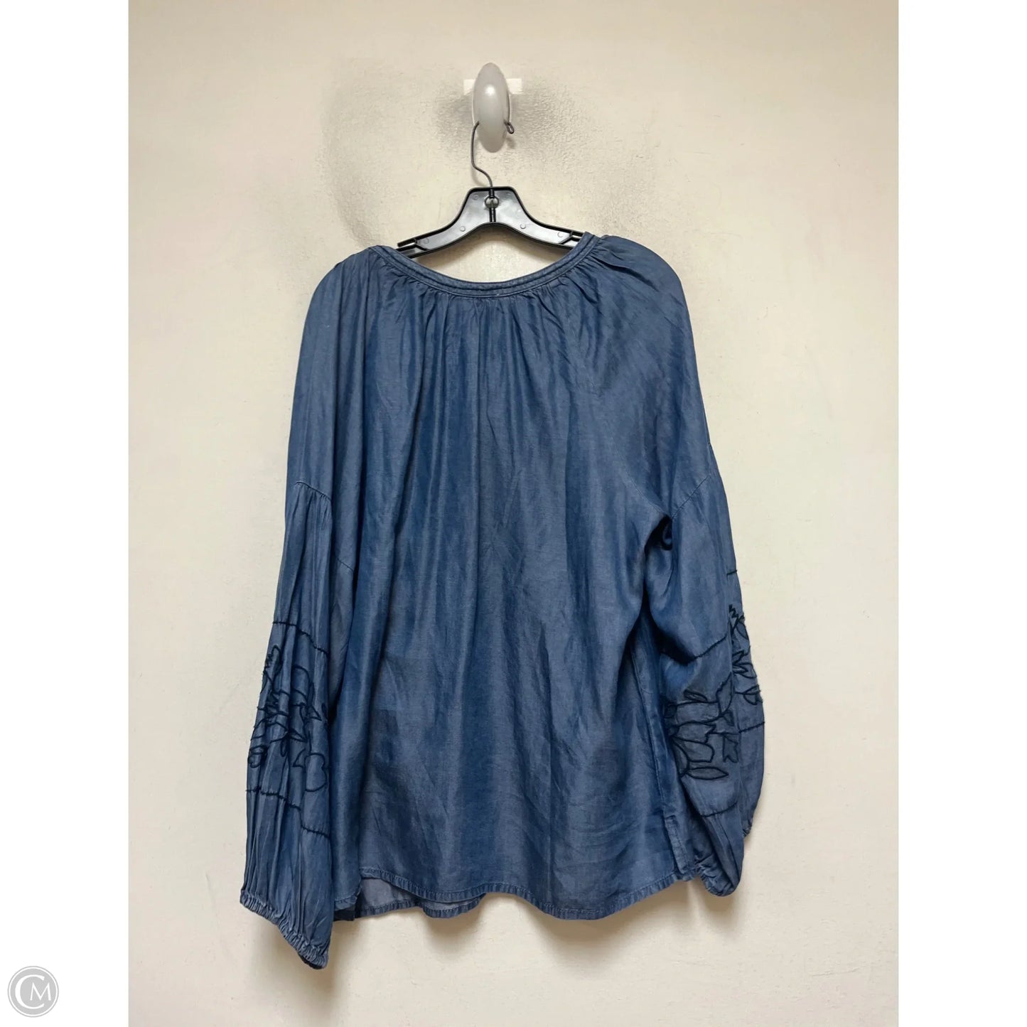 Top Long Sleeve By Clothes Mentor In Blue Denim, Size: Xl