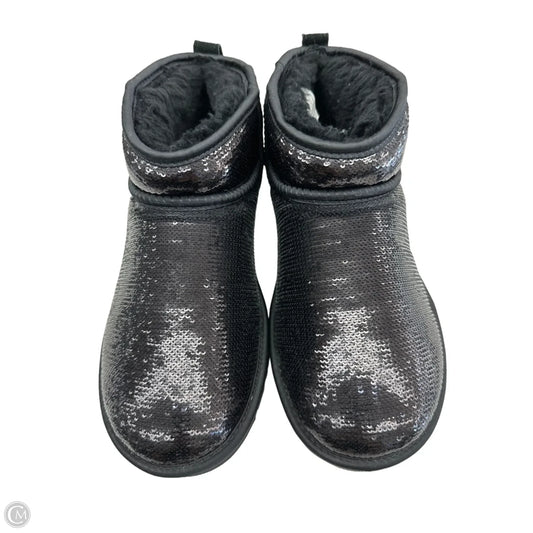 Boots Designer By Ugg In Black, Size: 9