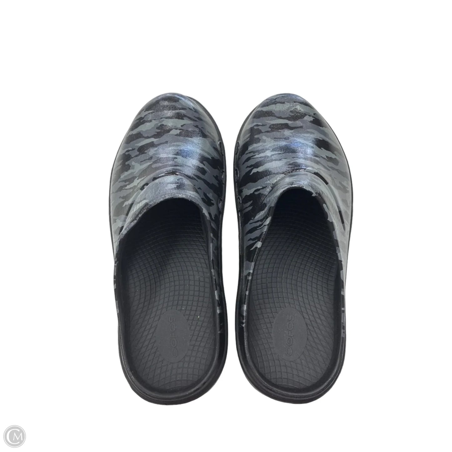 Shoes Flats By Oofos In Camouflage Print, Size: 12