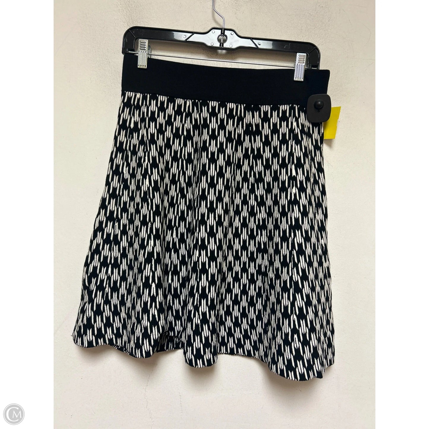 Skirt Midi By Ann Taylor In Black & White, Size: 4