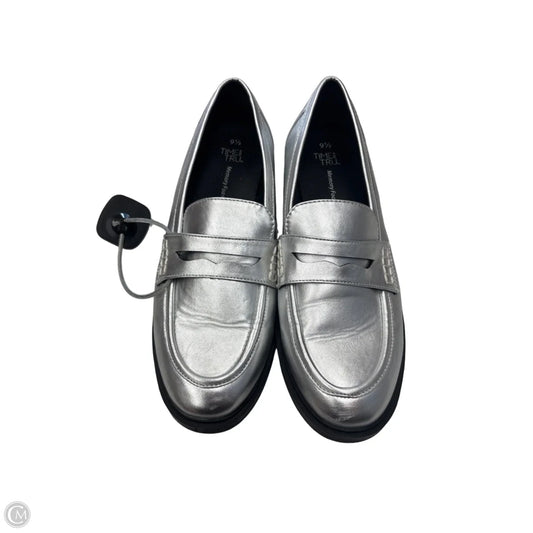 Shoes Flats By Time And Tru In Silver, Size: 9.5