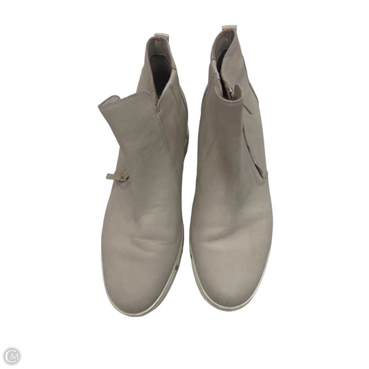 Shoes Flats By Vionic In Beige, Size: 9.5