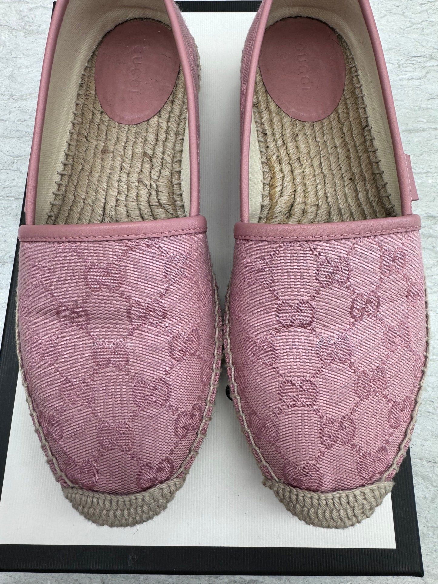 Shoes Luxury Designer By Gucci  Size: 6.5