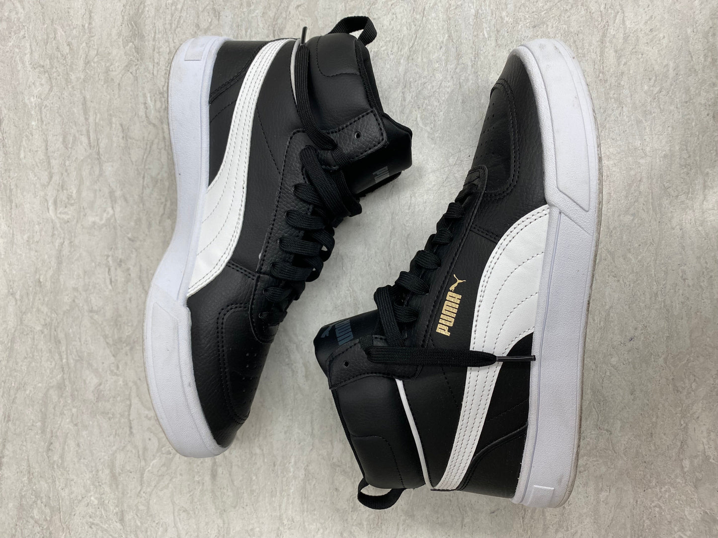 Black & White Shoes Athletic Puma, Size 8.5