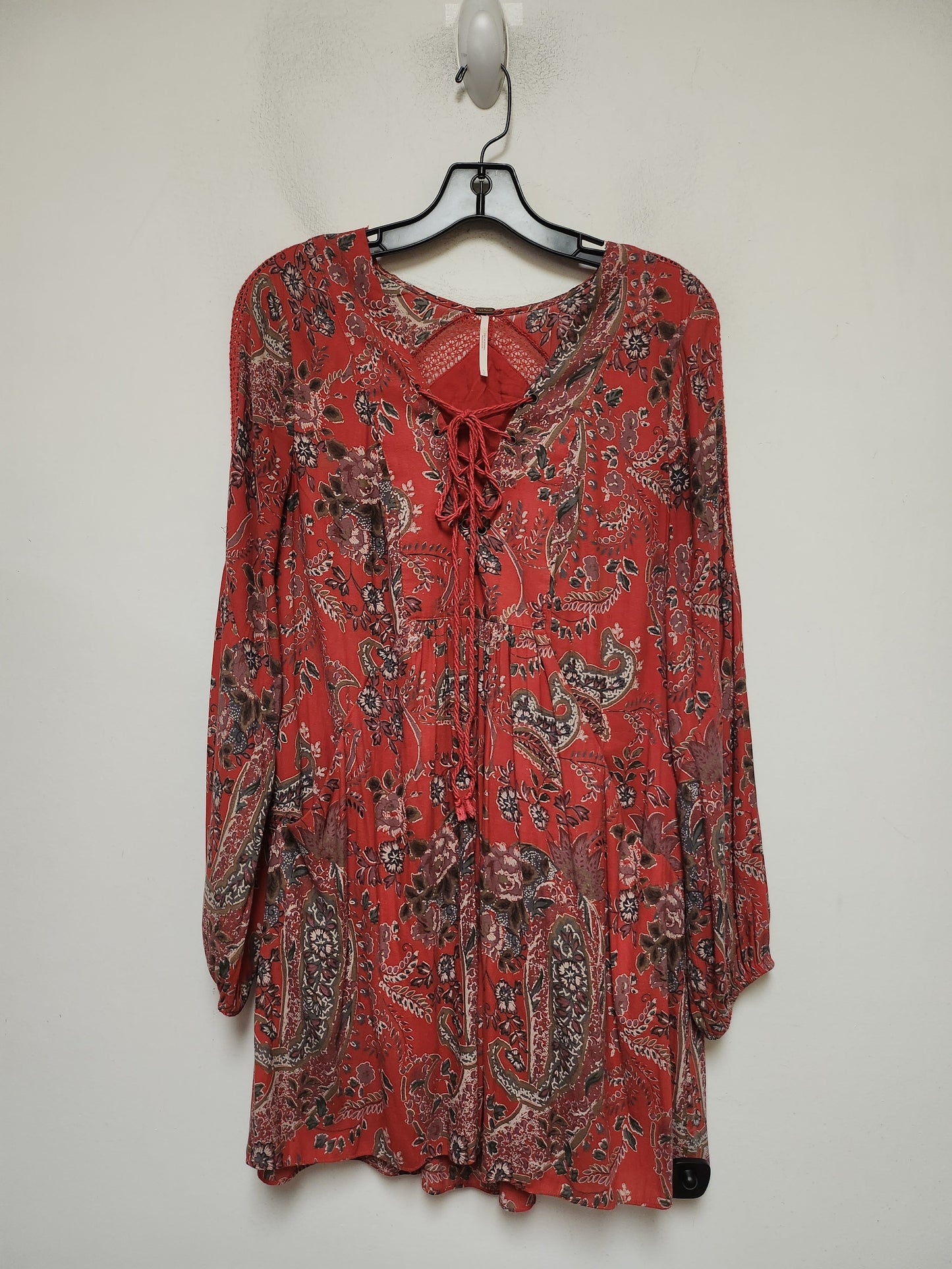 Dress Casual Short By Free People In Red, Size: S