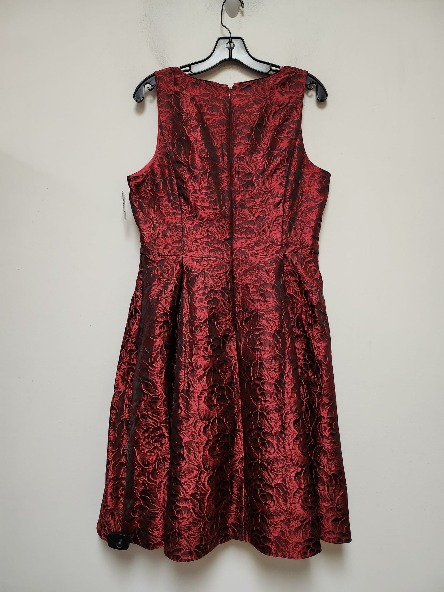 Black & Red Dress Casual Short White House Black Market, Size M