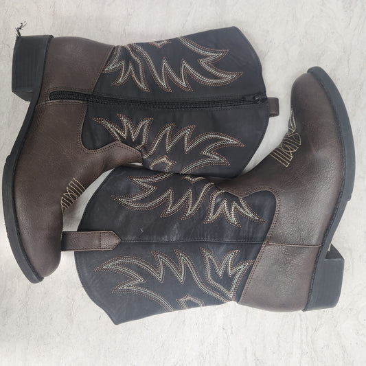 Boots Western By Clothes Mentor In Black & Brown, Size: 6