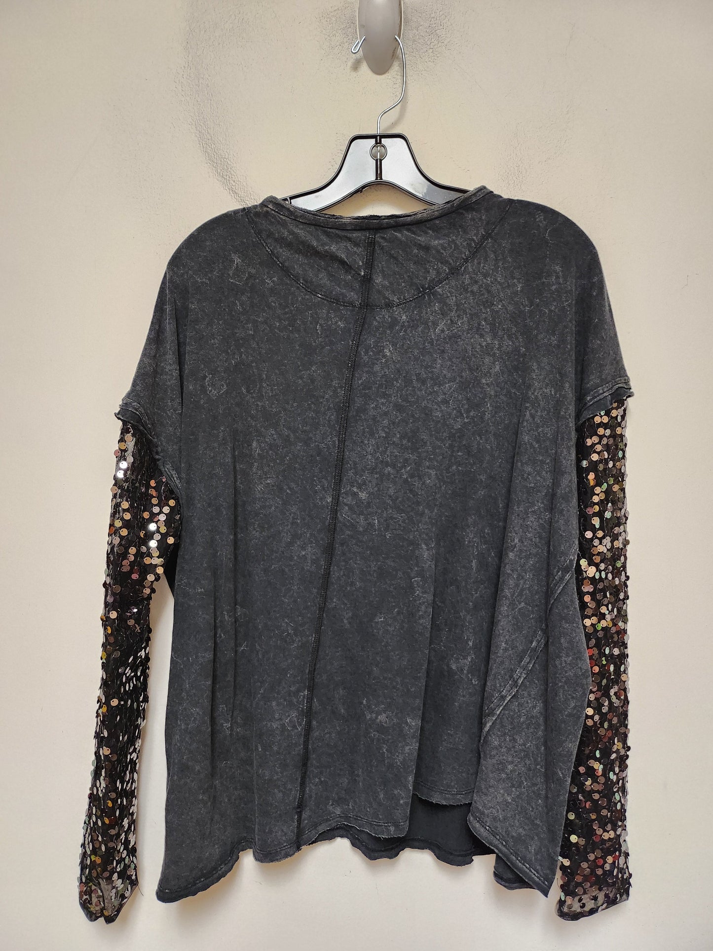 Top Long Sleeve By Free People In Grey, Size: Xs