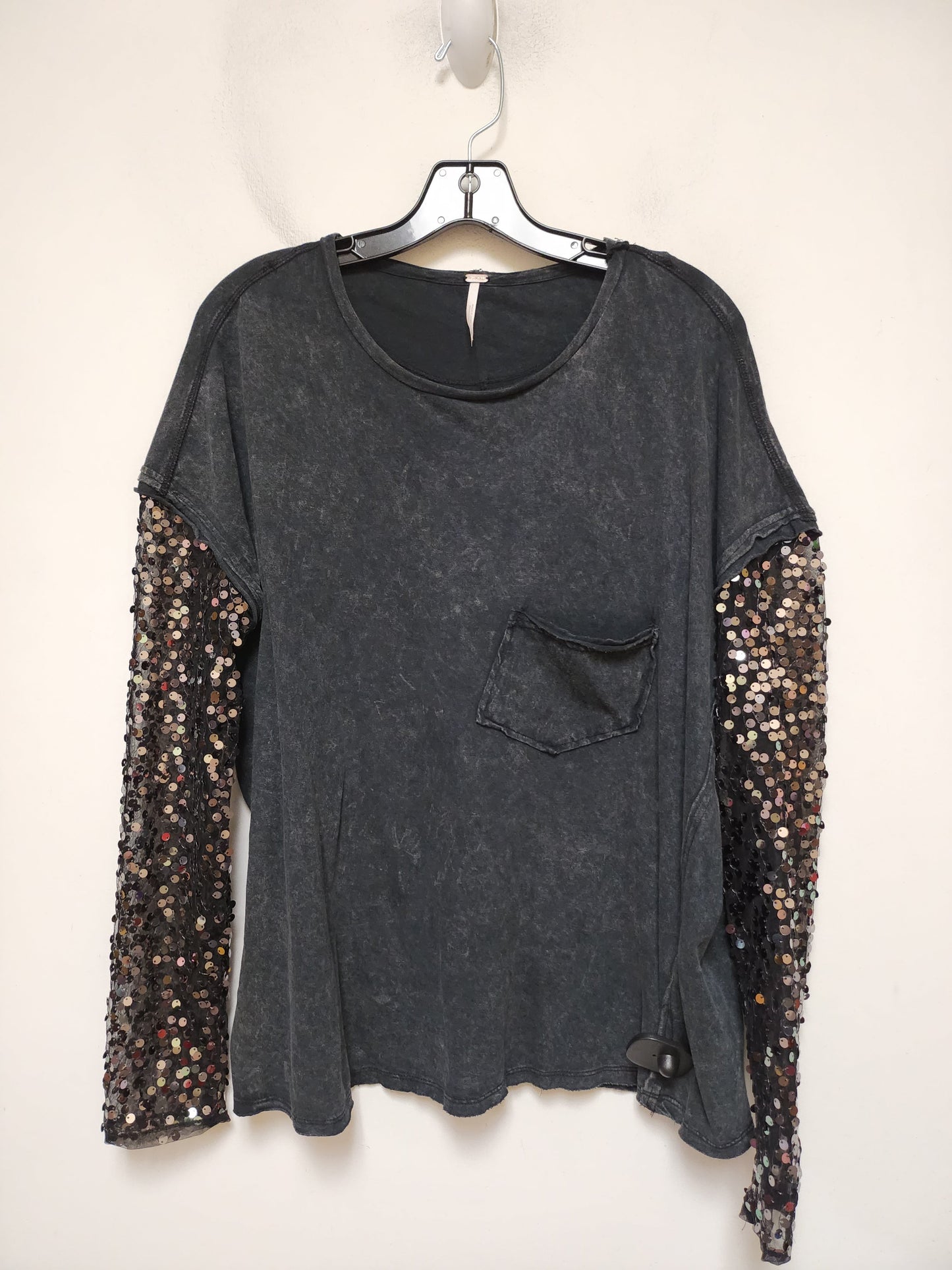 Top Long Sleeve By Free People In Grey, Size: Xs