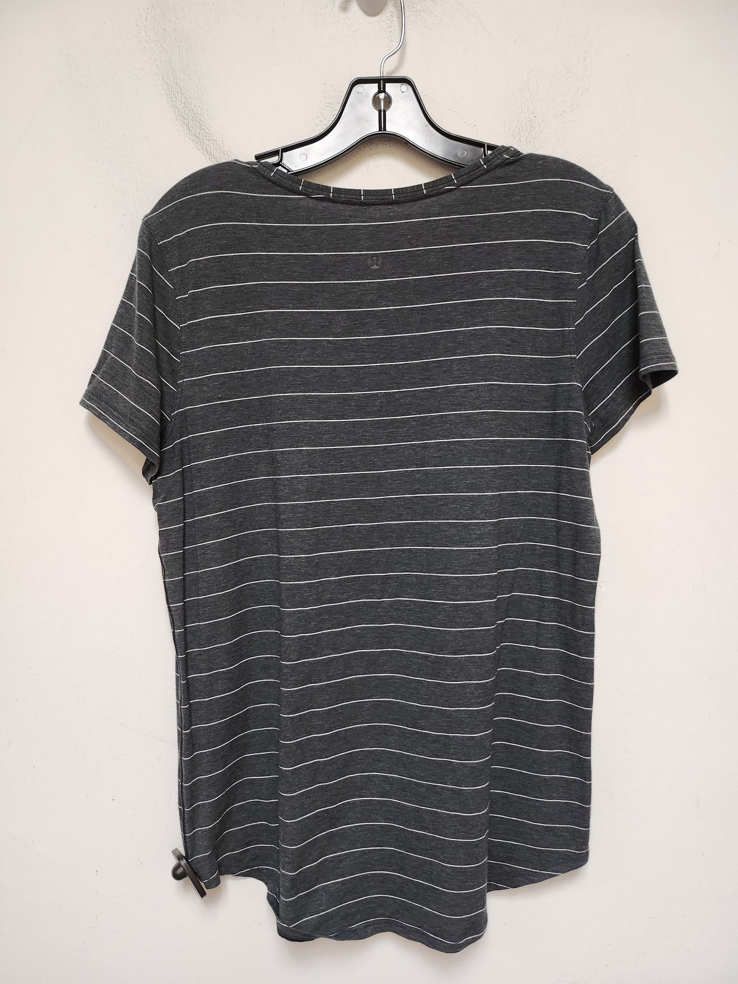 Athletic Top Short Sleeve By Lululemon In Striped Pattern, Size: S