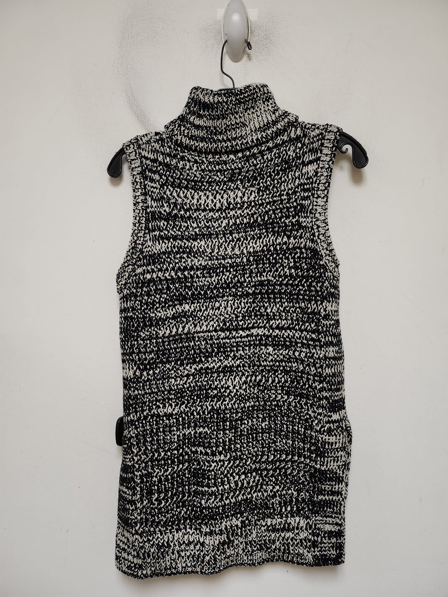 Top Sleeveless Designer By Derek Lam In Black & White, Size: S