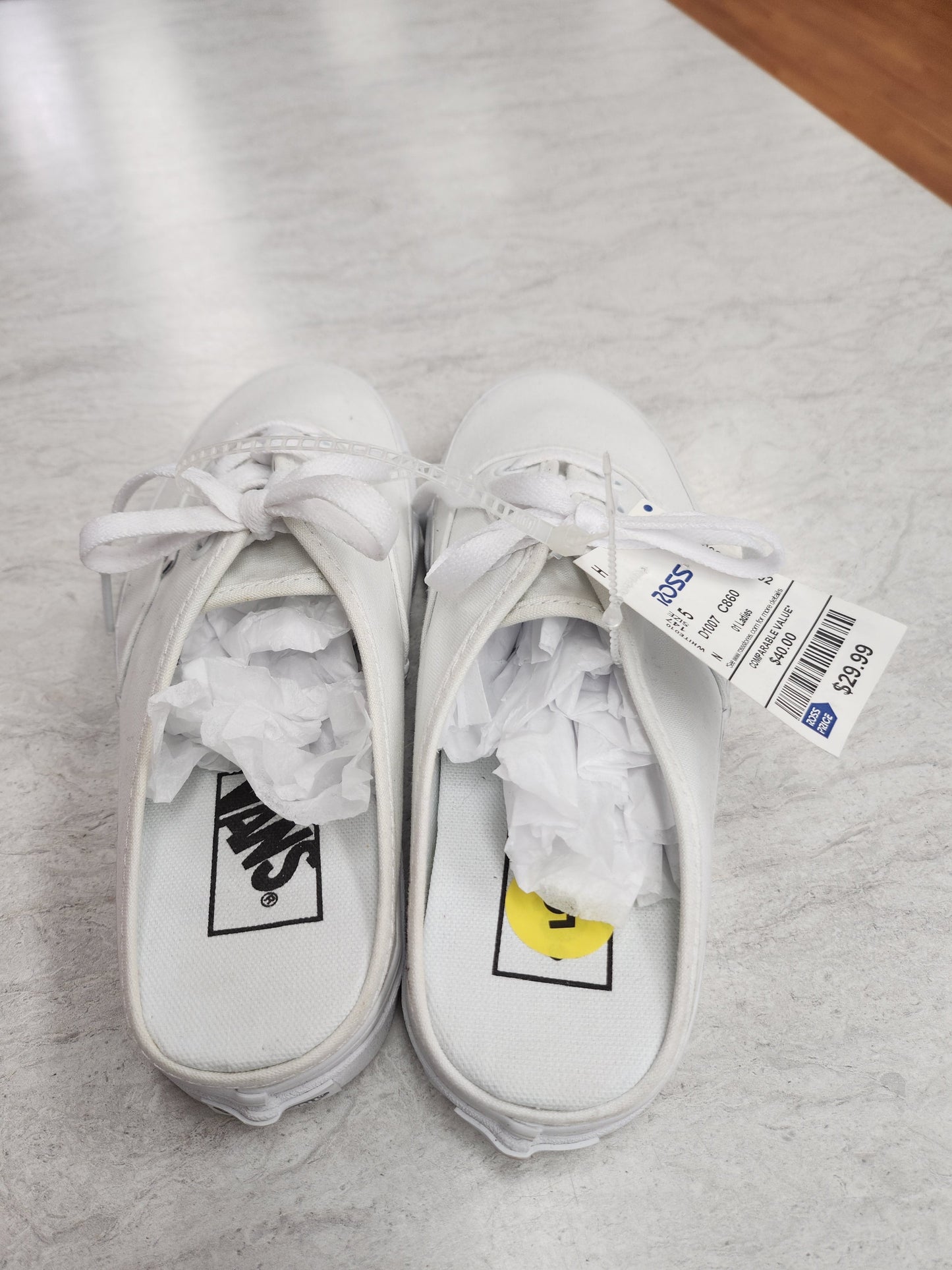 Shoes Flats By Vans In White, Size: 6.5