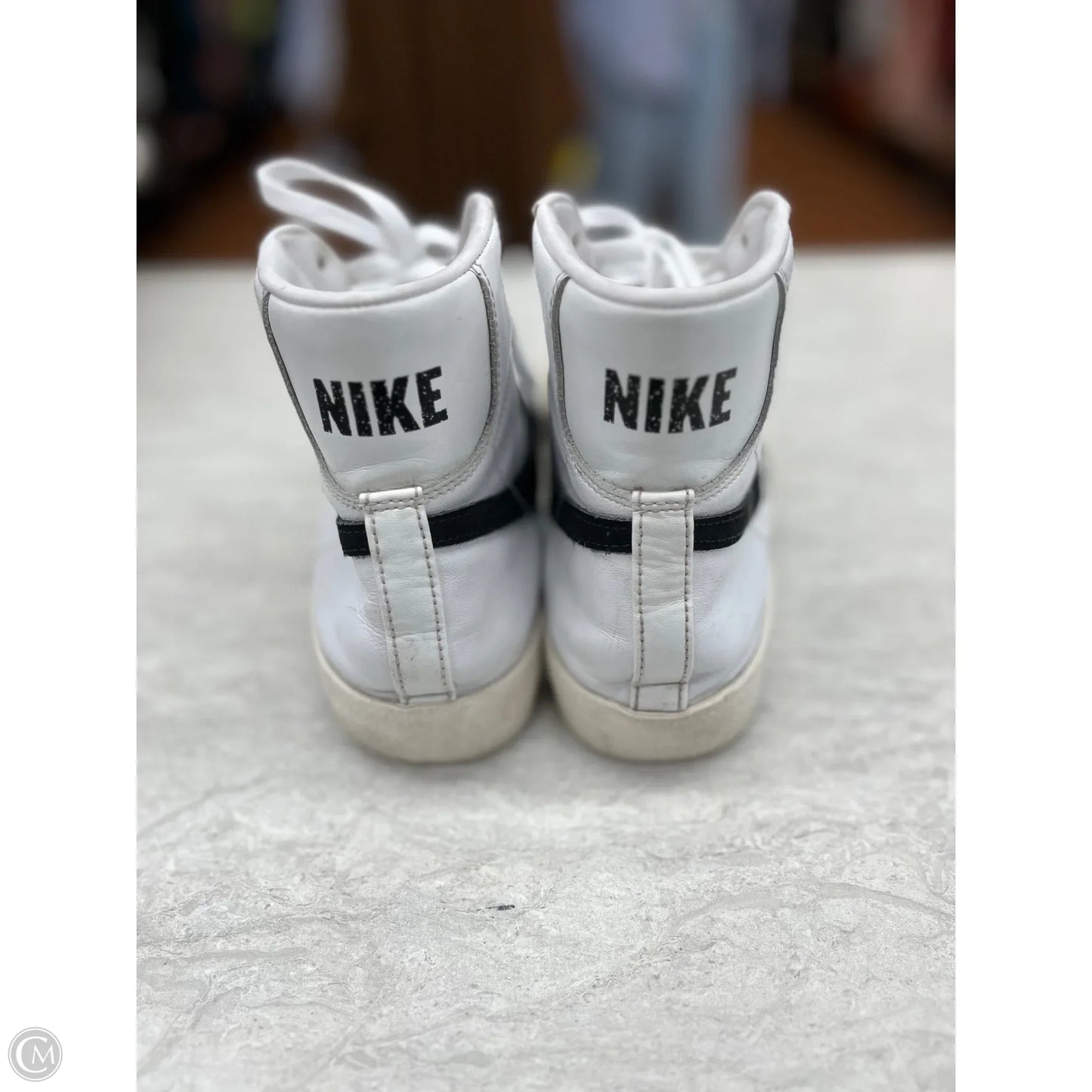 Shoes Sneakers By Nike In Black & White, Size: 9