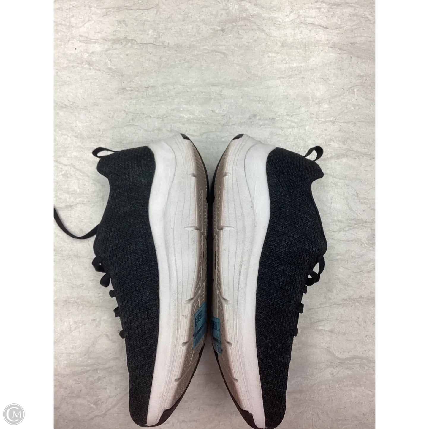 Shoes Sneakers By Skechers In Black & Grey, Size: 7