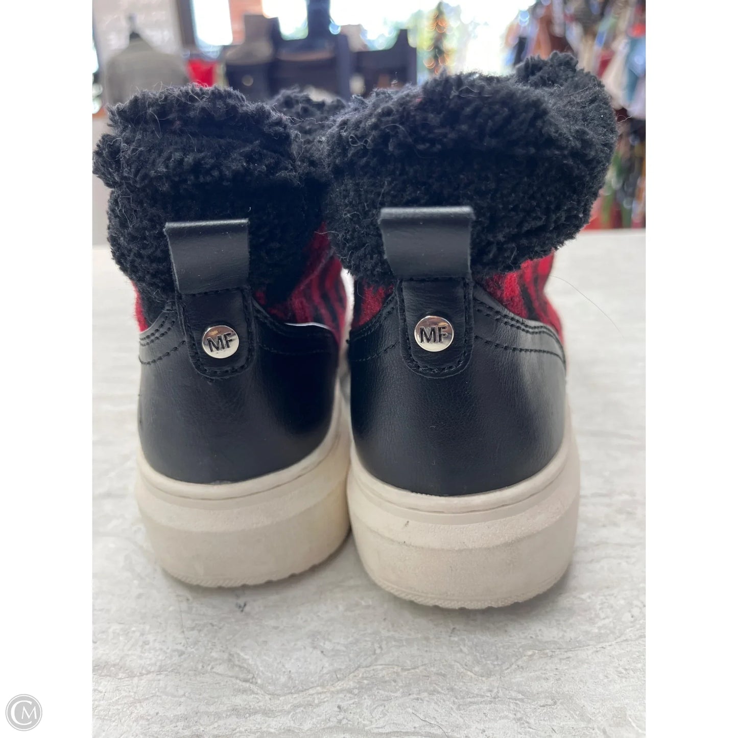 Shoes Sneakers By Marc Fisher In Plaid Pattern, Size: 8.5