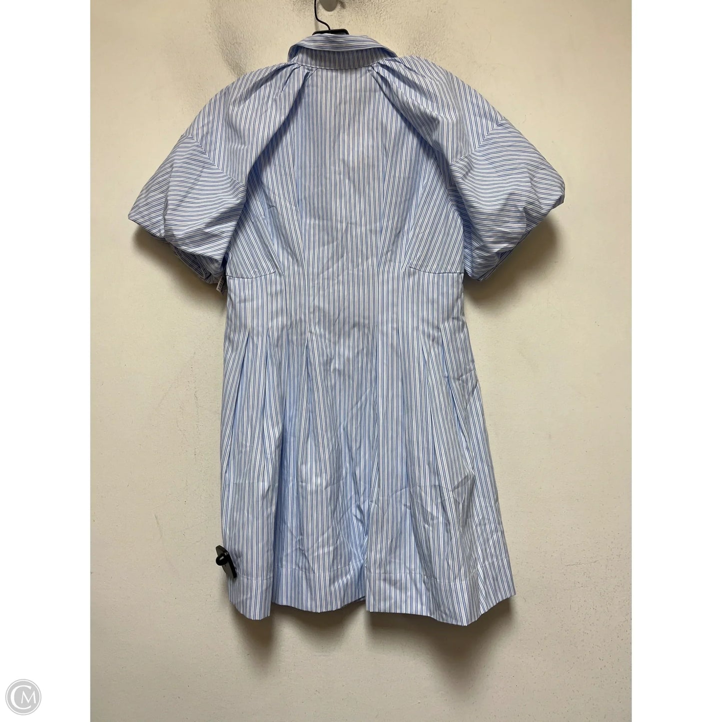 Dress Casual Short By Micas In Striped Pattern, Size: M