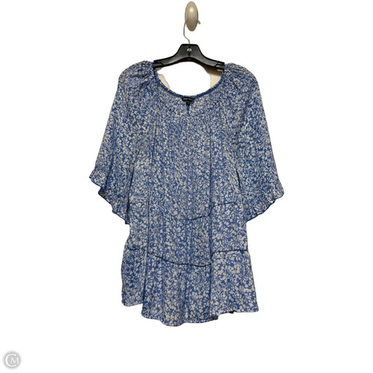 Top Short Sleeve By Unique Spectrum In Blue & White, Size: 1x