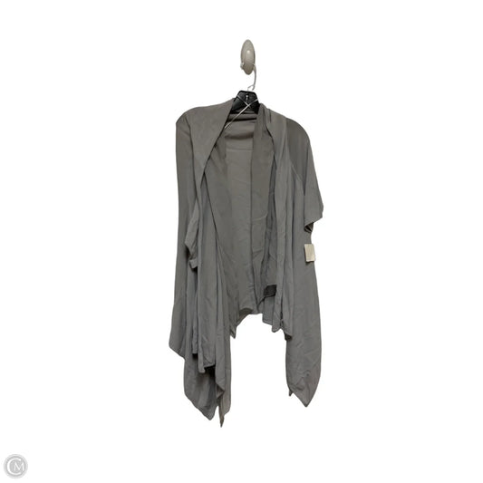 Top Short Sleeve By Saks Fifth Avenue In Grey, Size: Xl