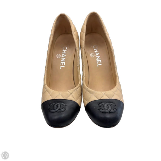 Shoes Luxury Designer By Chanel In Black & Tan, Size: 6