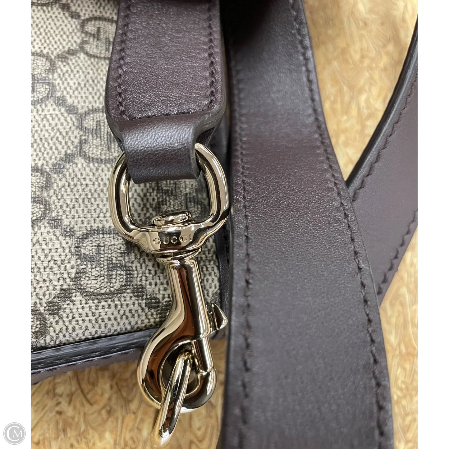 Crossbody Luxury Designer By Gucci, Size: Medium