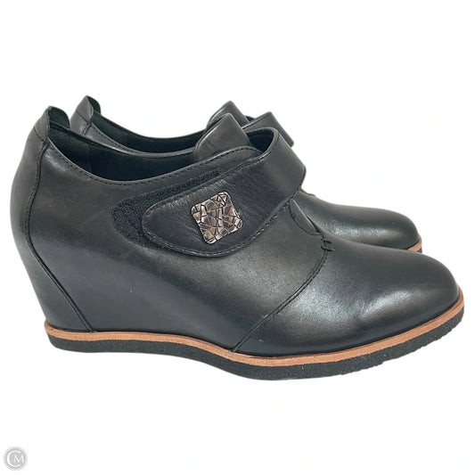 Boots Ankle Heels By Earth In Black, Size: 8.5
