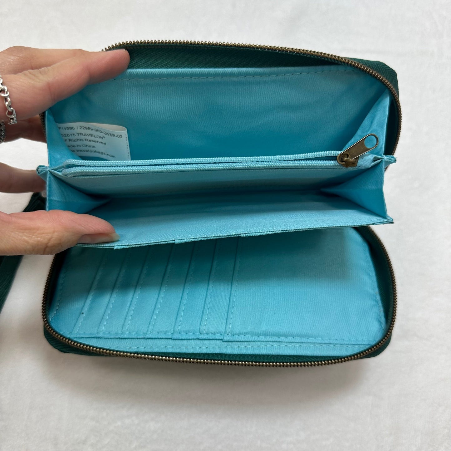Wristlet By Travelon, Size: Small